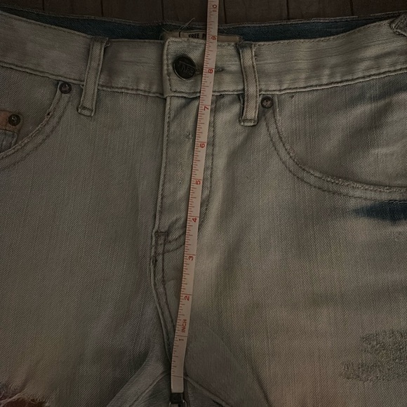 EUC Free People blue denim distressed jean shorts with interior stripe detail - Picture 6 of 12